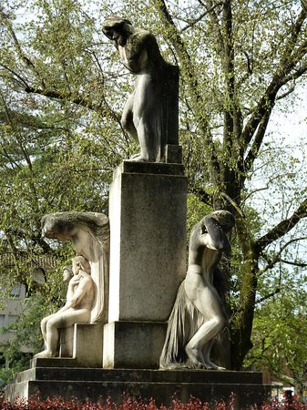 Public Statue of Ancestors