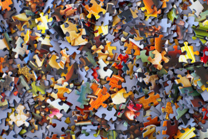 pile of jigsaw puzzle pieces