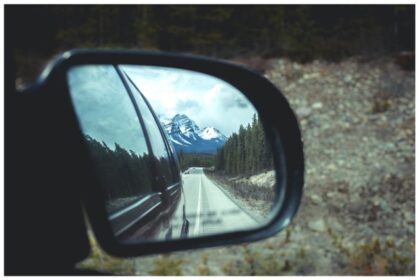 Side mirror on automobile